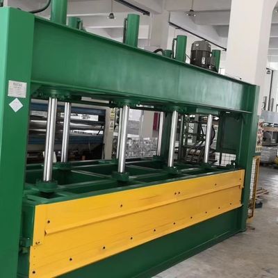 Aluminium-Honeycomb-Panel-Hotpressmaschine mit anpassbarer Öltemperatur zum Verkauf