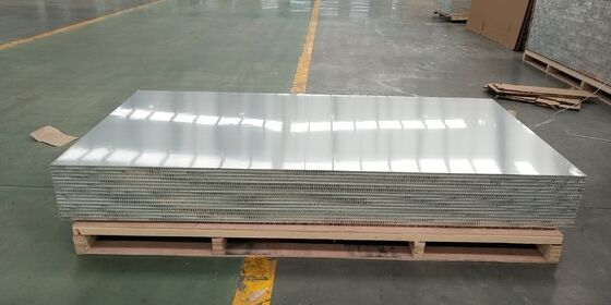 PVDF-Beschichtung einer Aluminiumwaben-Verbundplatte für Vorhangfassaden
