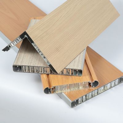 HPL Honeycomb Panel mit individuell eingebetteten Teilen