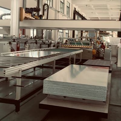 Kontinuierliche Aluminium-Honeybomb-Produktionslinie mit einer Kapazität von 1000 Stück pro Tag