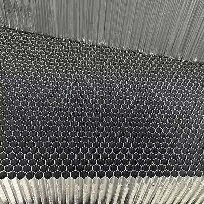 3003 Schwingungsenergieabsorptions-Aluminium-Honeybomb-Panels für Hochgeschwindigkeitszüge