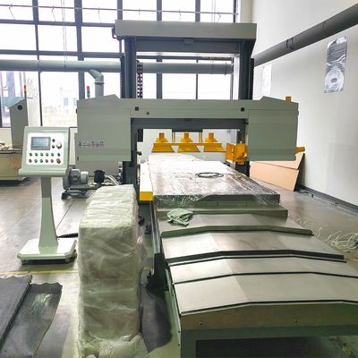 3200*1350 Nomex Schneidmaschine mit Vakuumsystem zum Schneiden