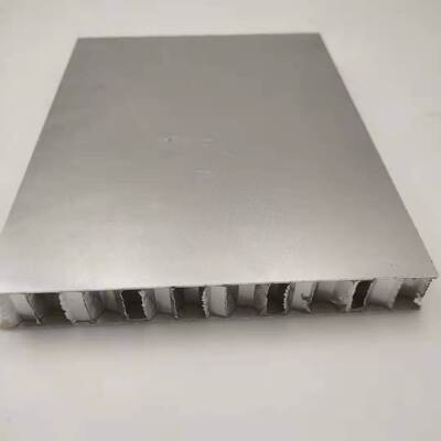 PVDF-Beschichtung einer Aluminiumwaben-Verbundplatte für Vorhangfassaden
